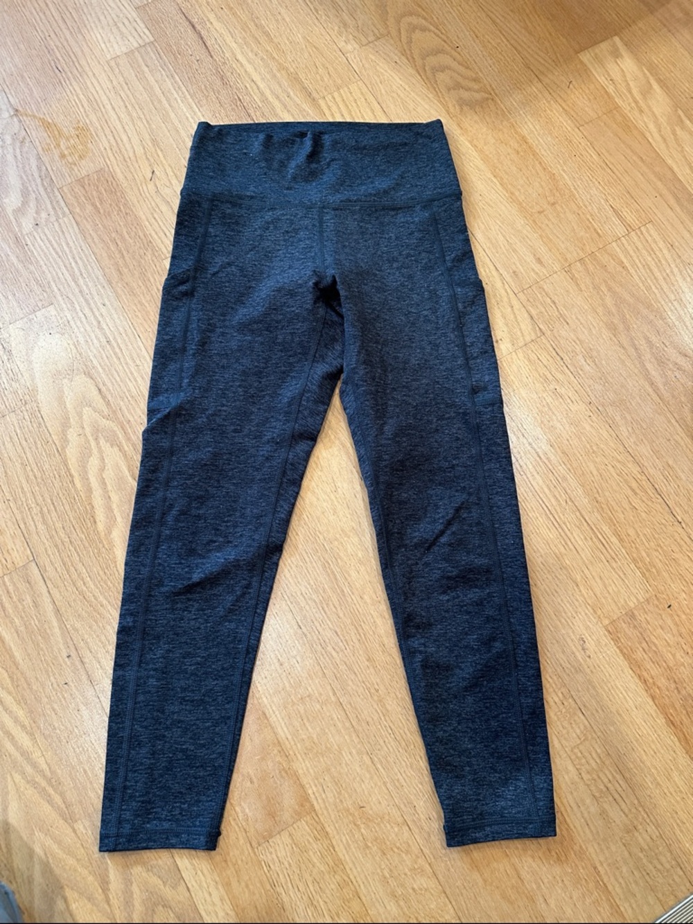 Aerie Medium short Capri grey leggings